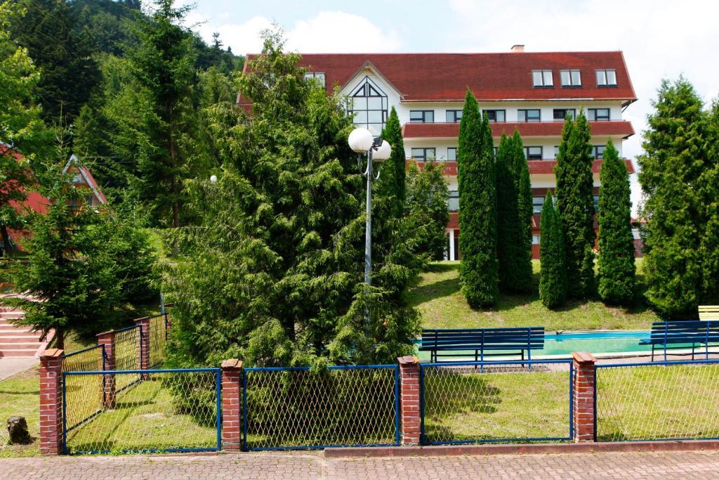 Perelka Natura Tour Hotel Cisna Exterior foto
